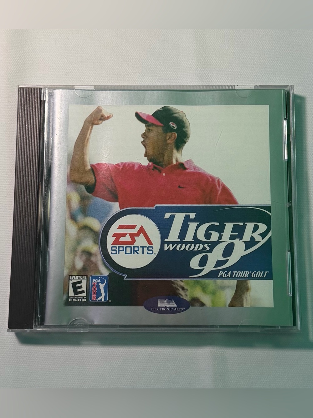 Tiger Woods 99 PGA Tour Golf PC CD-ROM EA Sports Windows Computer Game